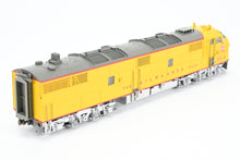 Load image into Gallery viewer, HO Life-Like Proto 2000 MILW - Milwaukee Road EMD E7A FP Yellow/Grey #18A w/ QSI DCC and Sound AS-IS