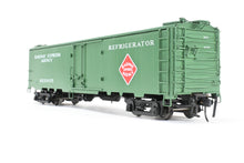 Load image into Gallery viewer, O Brass Sunset Models Third Rail REA - Railway Express Agency 54' Reefer Factory Painted No. 6155