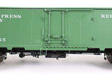 Load image into Gallery viewer, O Brass Sunset Models Third Rail REA - Railway Express Agency 54' Reefer Factory Painted No. 6155