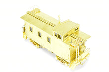Load image into Gallery viewer, HO Brass Beaver Creek GN - Great Northern Wood Caboose X580/X683 Extended Window Caboose