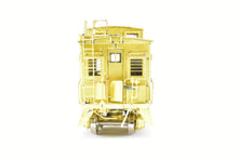 Load image into Gallery viewer, HO Brass Beaver Creek GN - Great Northern Wood Caboose X580/X683 Extended Window Caboose