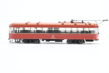 Load image into Gallery viewer, HO Bachmann Spectrum CSL - Chicago Surface Lines Peter Witt Trolley FP No. 6319 DCC On-Board REBOXX