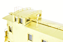 Load image into Gallery viewer, HO Brass Beaver Creek GN - Great Northern Wood Caboose X580/X683 Extended Window Caboose