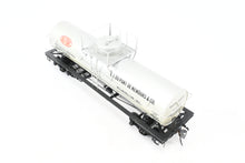 Load image into Gallery viewer, O Brass PSC - Precision Scale Co. Various Roads ACF 8,000 Gallon Insulated Tank Car Factory Painted Silver DUPX - Dupont No. 2675