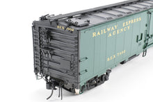 Load image into Gallery viewer, O Brass PSC - Precision Scale Co. REA - Railway Express Agency 50' Ice Reefer Factory Painted No. 7802
