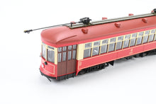 Load image into Gallery viewer, HO Bowser “Executive Line” New Orleans Public Service Streetcar FP CSL - Chicago Surface Lines Livery REBOXX