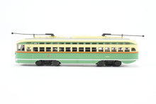 Load image into Gallery viewer, HO Bowser “Executive Line” SF MUNI - San Francisco F Line PCC Car FP CTA - Chicago Transit Authority Livery REBOXX