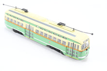 Load image into Gallery viewer, HO Bowser “Executive Line” SF MUNI - San Francisco F Line PCC Car FP CTA - Chicago Transit Authority Livery REBOXX