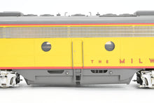 Load image into Gallery viewer, O Brass OMI - Overland Models, Inc. MILW - Milwaukee Road EMD E8/9B w/o Port Holes Custom Painted No. 204B NO BOX