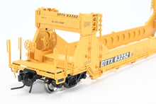 Load image into Gallery viewer, O Scale Atlas "O" Various Roads TTX - Trailer Train Gunderson Stack Car 5-Unit Set FP No. 63252