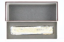 Load image into Gallery viewer, HO Brass W&R Enterprises NP - Northern Pacific Mail & Express Car No Center Door Nos. 1402-1421