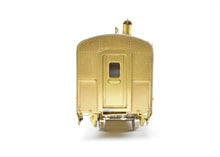 Load image into Gallery viewer, HO Brass S. Soho & Co. GN - Great Northern Empire Builder #1209 Coach