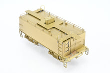 Load image into Gallery viewer, HO Brass Oriental Limited GN - Great Northern Water Car Also Used As Aux Tender