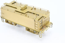 Load image into Gallery viewer, HO Brass Oriental Limited GN - Great Northern Water Car Also Used As Aux Tender