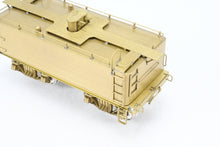 Load image into Gallery viewer, HO Brass Oriental Limited GN - Great Northern Water Car Also Used As Aux Tender
