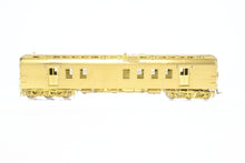 Load image into Gallery viewer, HO Brass Oriental Limited GN - Great Northern HW 60 Foot RPO #25-36