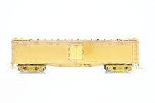 Load image into Gallery viewer, HO Brass Oriental Limited GN - Great Northern Wood Express Reefer No. 2090