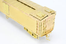 Load image into Gallery viewer, HO Brass Oriental Limited GN - Great Northern Wood Express Reefer No. 2090