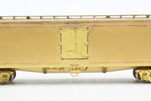 Load image into Gallery viewer, HO Brass Oriental Limited GN - Great Northern Wood Express Reefer No. 2090