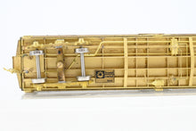 Load image into Gallery viewer, HO Brass Oriental Limited GN - Great Northern Wood Express Reefer No. 2090