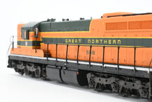 Load image into Gallery viewer, HO Life-Like Proto 2000 GN - Great Northern EMD SD7 w/o Dynamic Brake FP No. 568 w/ Tsunami2 DCC and Sound Added AS-IS