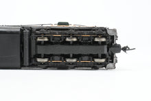 Load image into Gallery viewer, HO Life-Like Proto 2000 GN - Great Northern EMD SD7 w/o Dynamic Brake FP No. 568 w/ Tsunami2 DCC and Sound Added AS-IS