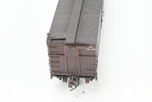 Load image into Gallery viewer, HO Brass NPP - Nickel Plate Products GN - Great Northern 40' Boxcar KC Brake Version Custom Painted and Weathered No.26186