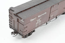Load image into Gallery viewer, HO Brass NPP - Nickel Plate Products GN - Great Northern 40' Boxcar KC Brake Version Custom Painted and Weathered No.26186