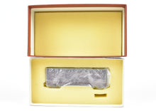 Load image into Gallery viewer, HO Brass W&R Enterprises NP - Northern Pacific 40' Round Roof Auto Box Car Paintes