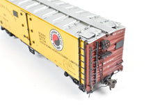 Load image into Gallery viewer, HO Brass CIL - Challenger Imports NP - Northern Pacific Steel Ice Refrigerator F/P Light Weathering