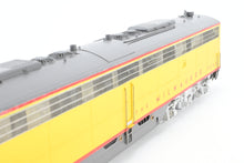 Load image into Gallery viewer, O Brass OMI - Overland Models, Inc. MILW - Milwaukee Road EMD E8/9B w/o Port Holes Custom Painted No. 32B AS-IS