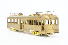 Load image into Gallery viewer, HO Brass Suydam PE - Pacific Electric "Hollywood Car" Modernized Style Center Entrance