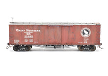 Load image into Gallery viewer, O Scale Wood Mullet River Model Works Kit 403221 GN - Great Northern 40' Truss Rod Boxcar Pro-Built and Painted NOB