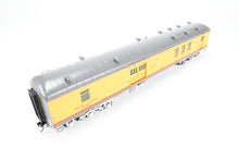 Load image into Gallery viewer, O Brass Sunset Models Third Rail UP - Union Pacific 70’ Harriman RPO FP Yellow/Gray No. 2257