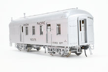 Load image into Gallery viewer, O Brass PSC - Precision Scale Co. UP - Union Pacific Harriman CS Full 40' RPO Class 40-P-1 Pro-Painted UPMW 903175