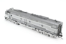 Load image into Gallery viewer, HO Brass OMI - Overland Models, Inc. NYC - New York Central EMD E8A Pro-Painted No. 4082 W/Light Weathering