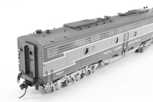 Load image into Gallery viewer, HO Brass OMI - Overland Models, Inc. NYC - New York Central EMD E8A Pro-Painted No. 4082 W/Light Weathering