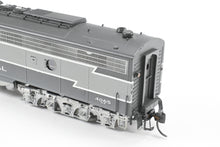 Load image into Gallery viewer, HO Brass OMI - Overland Models, Inc. NYC - New York Central EMD E8A Pro-Painted No. 4065 W/Light Weathering