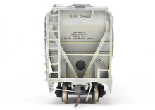 Load image into Gallery viewer, HO Brass OMI - Overland Models, Inc. RDG - Reading ACF 3-Bay Centerflow 4650 Covered Hopper w/ 3 Long Hatches CP No. 79923