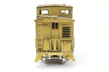 Load image into Gallery viewer, HO Brass Oriental Limited GN - Great Northern GN X627-X636 Wood Caboose