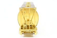 Load image into Gallery viewer, O Brass OMI - Overland Models, Inc. Wabash/N&W - Norfolk & Western/IT - Illinois Terminal HC-60 Cylindrical Covered Hopper
