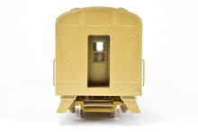 Load image into Gallery viewer, HO Brass Oriental Limited GN - Great Northern Heavyweight Streamstyled Deluxe Coach Nos. 944-949
