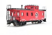 Load image into Gallery viewer, HO Brass OMI - Overland Models, Inc. GN - Great Northern 30' Plywood Sheath Caboose C/P X235