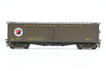 Load image into Gallery viewer, HO Brass W&R - W&R Enterprises NP - Northern Pacific Express Reefer #1800 - 1899 Version 3 Factory Painted Pullman Green Large Herald No. 1810