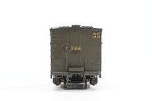 Load image into Gallery viewer, HO Brass W&R - W&R Enterprises NP - Northern Pacific Express Reefer #1800 - 1899 Version 3 Factory Painted Pullman Green Large Herald No. 1810