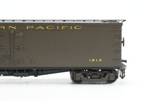 Load image into Gallery viewer, HO Brass W&R - W&R Enterprises NP - Northern Pacific Express Reefer #1800 - 1899 Version 3 Factory Painted Pullman Green Large Herald No. 1810