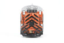 Load image into Gallery viewer, HO Atlas Silver Series WP - Western Pacific GE U30B FP No. 763 Custom Weathered