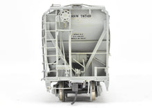 Load image into Gallery viewer, HO Brass OMI - Overland Models, Inc. SSW - Cotton Belt ACF 3-Bay Centerflow 4650 Covered Hopper w/ 6 Round Hatches,CP No. 78749
