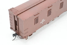Load image into Gallery viewer, HO Brass W&R Enterprises NP - Northern Pacific MOW Dining Car Pro-Painted & Weathered No. 200073D