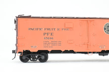 Load image into Gallery viewer, O Brass PSC - Precision Scale Co. PFE - Pacific Fruit Express 40’ Steel Reefer with Wood Roof Walk Circa 1945 CP No. 45656